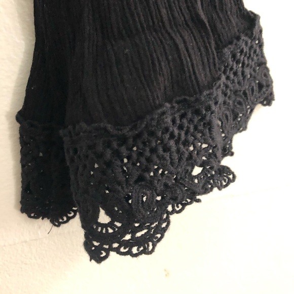 Heart & Hips Cropped Long Sleeve Blouse - Picture 2 of 8